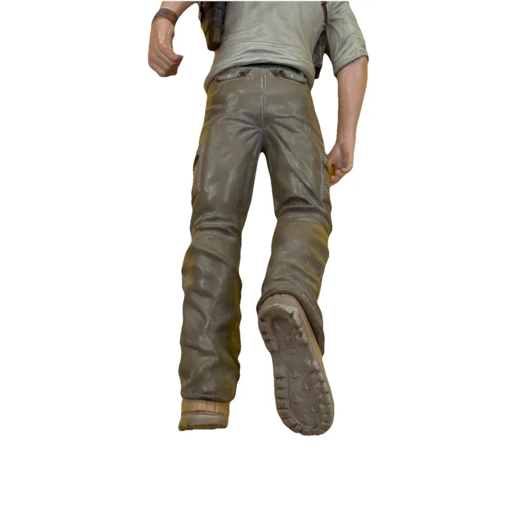 Uncharted 3 Drake's Deception Collector's Edition‎ Drake NO Stand  7